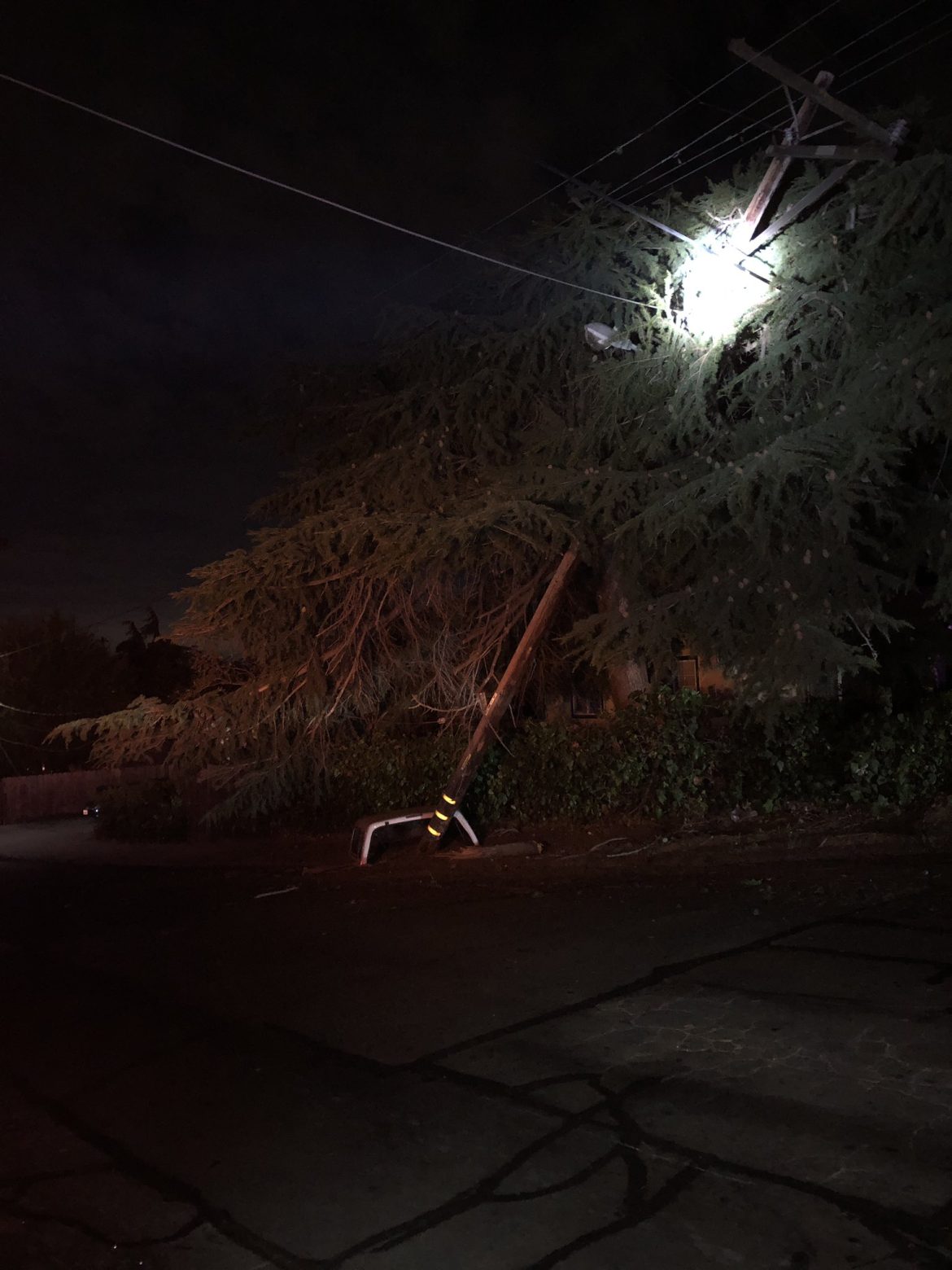 Drunk Driver Arrested After Crashing Into Pole, Knocking Out Power In ...